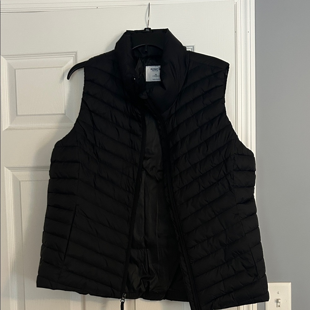 Old Navy Active Water-Resistant Vest - XL